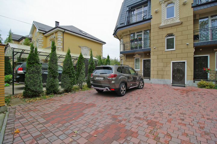 2-к. квартира, 60 м², 3/3 эт.