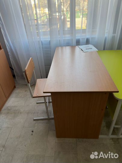 Школьная мебель (парты, стулья, шкаф, вешалка)