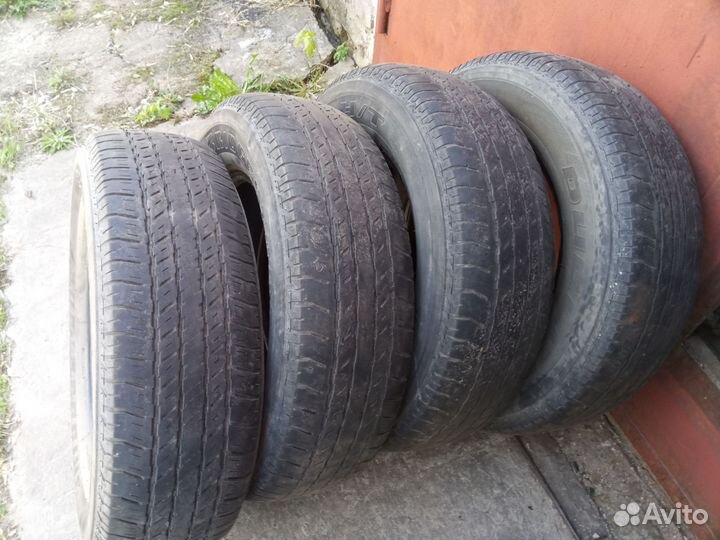 Bridgestone Dueler H/T 245/70 R17