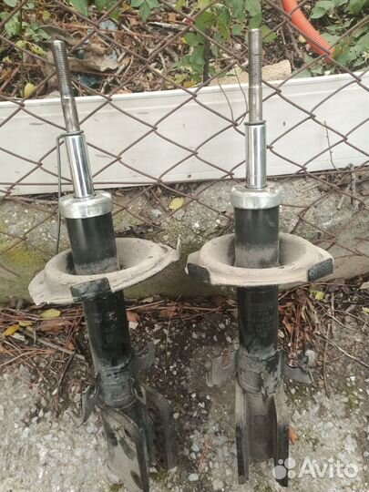 Стойки передние mercedes vito 638