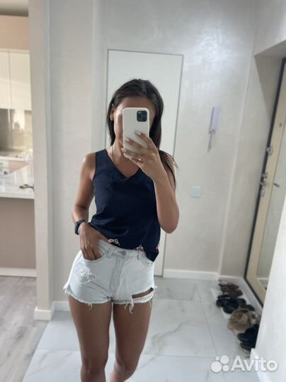Шорты Zara и топ со стразами
