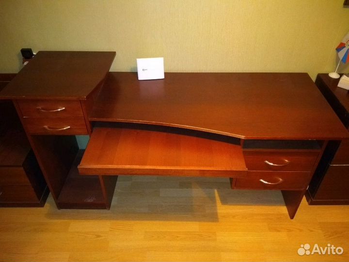 Компьютерный стол