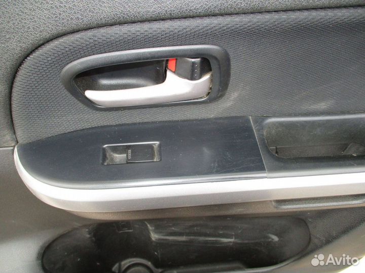 Обшивка двери П/П Suzuki Grand Vitara 3
