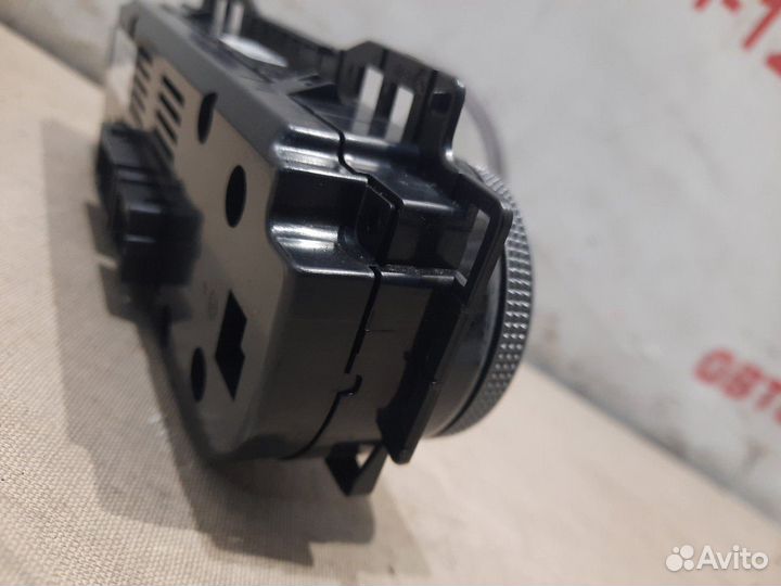 Блок управления климат-контролем Mercedes C180