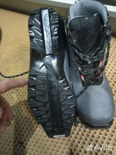 Лыжные ботинки 41 размер sns