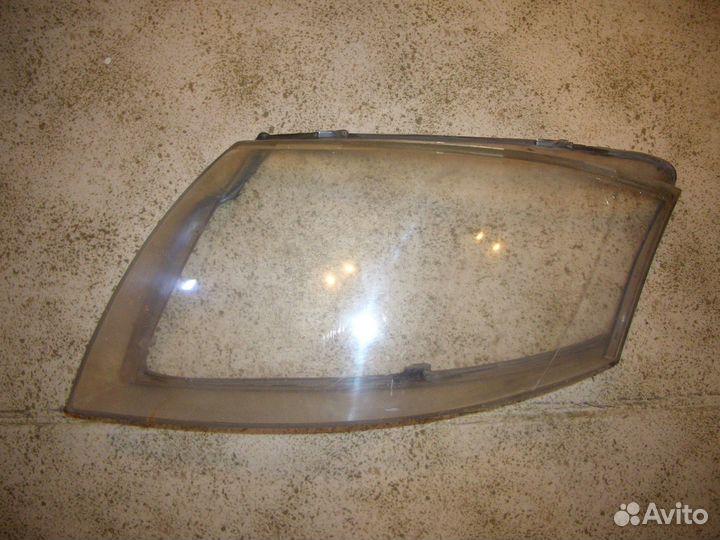Стекло левой фары Ауди тт с 98