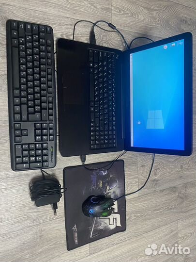 Ноутбук Asus X556U