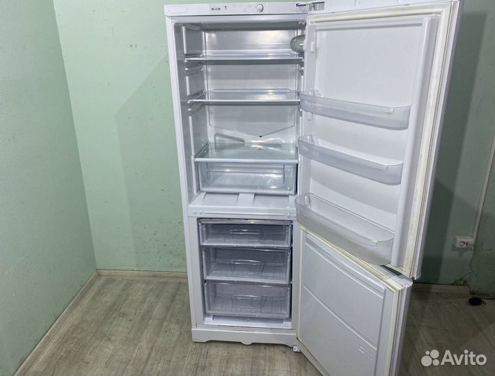 Холодильник Indesit