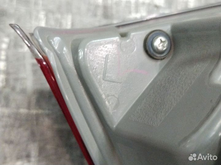 Фонарь Камри 50 левый в багажник Оригинал бу