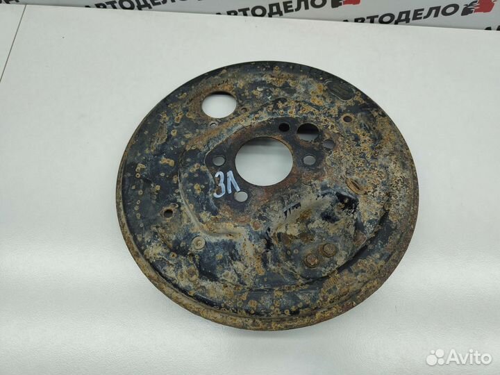 Щиток тормозного механизма Nissan Primera P11