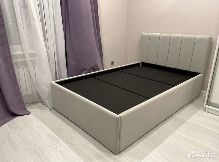 Кровать двухспальная без ящиков 180*200 без матрас