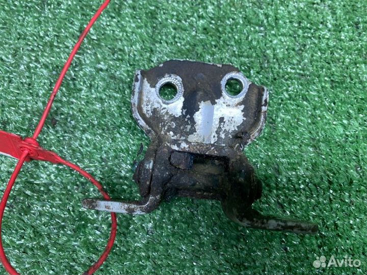 Петля двери передняя левая Hyundai Sonata 5