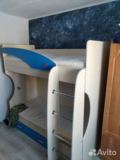 Двухъярусная кровать бу с матрасами