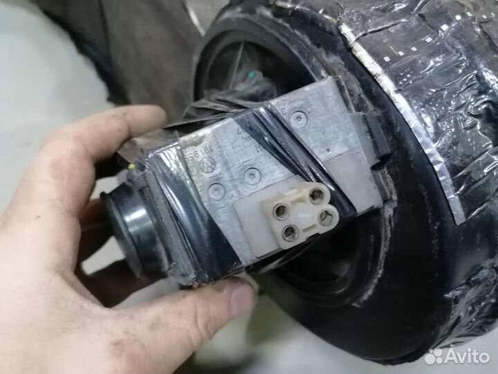 Моторчик отопителя в сборе VW Golf II 1983-1992