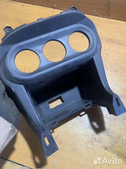 Консоль центральная Mitsubishi Lancer 10 1.8 4B10