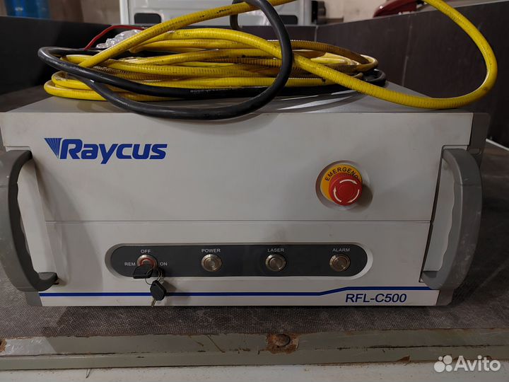 Оптоволоконный лазерный источник Raycus