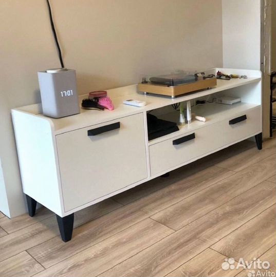 Тумба тв 160 см белый / бетон