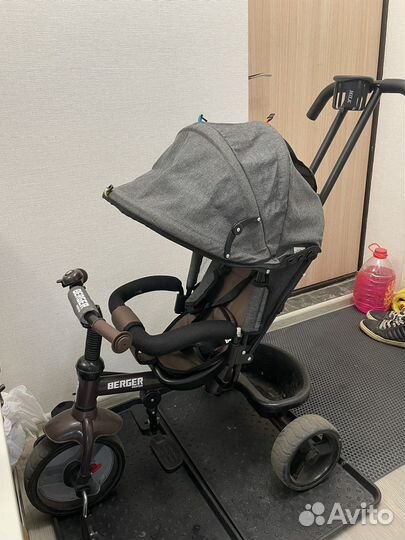 Велосипед трехколесный с ручкой Berger