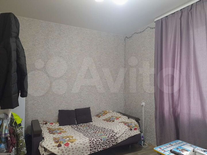 Комната 14 м² в > 9-к., 3/5 эт.