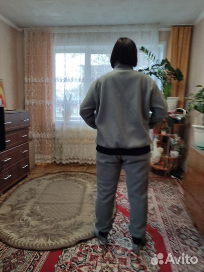 Спортивный костюм женский