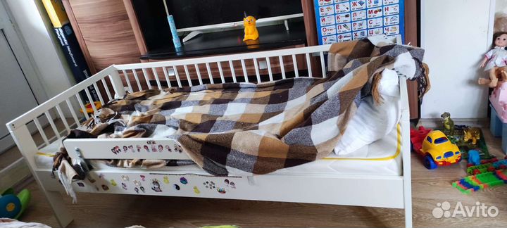 Детская кровать от 3 лет с бортиками