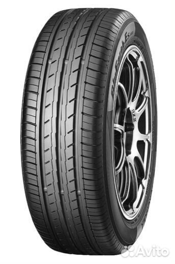 Yokohama Bluearth ES32 215/50 R17 95V