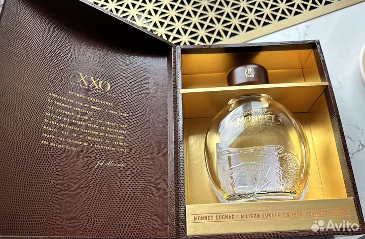 Бутылка и коробка из под коньяка monnet XXO