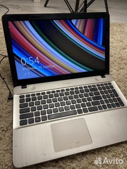 Ноутбук asus