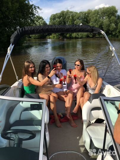 Прогулки на катере, аренда катера Москва и Мос.обл