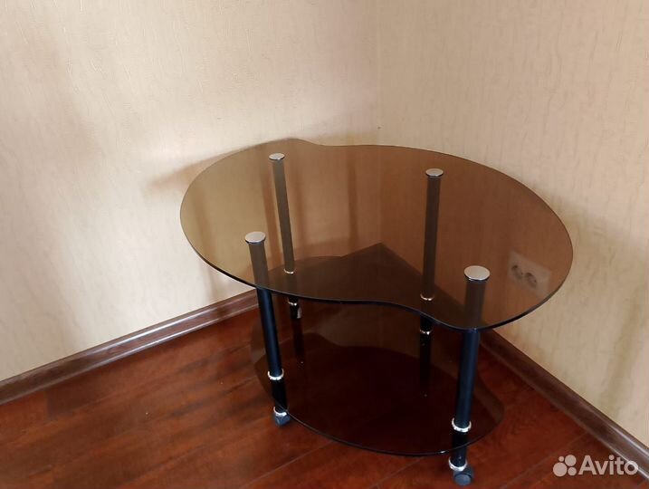 Журнальный столик на колесах бу