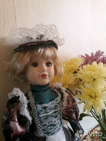 Кукла фарфор