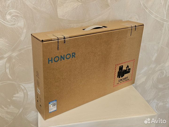 Honor MagicBook 15 Ryzen 5500U / 16GB / 512 SSD