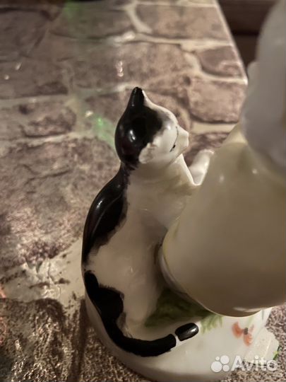 Статуэтка фарфор СССР мальчик с котиком