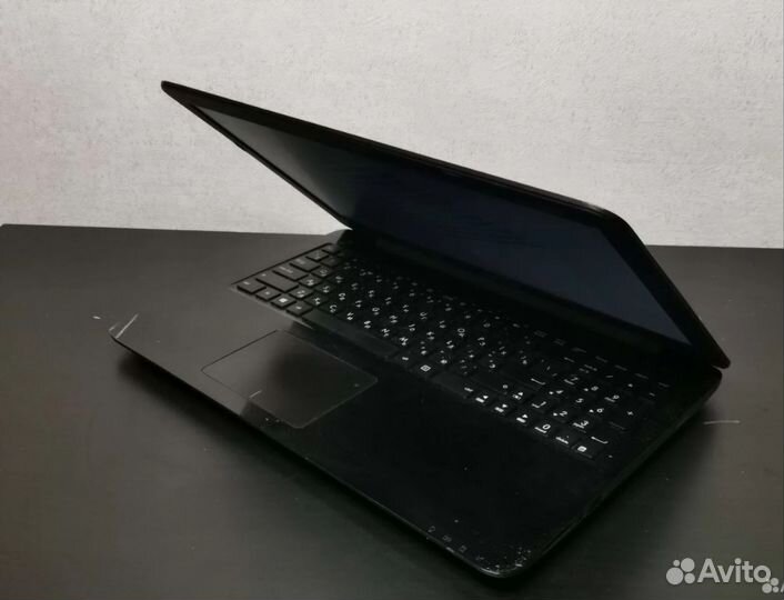 Ноутбук Asus X556U