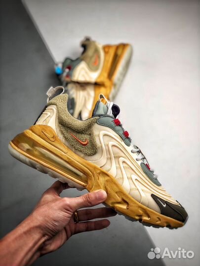 Водитель со своим авто