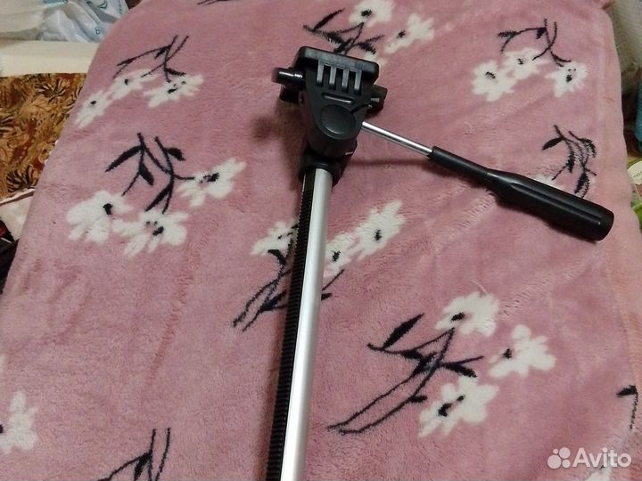 Штатив для фотоаппарата