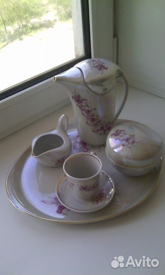 16 предметов Новый фарфор. сервиз 75г. с клеймами