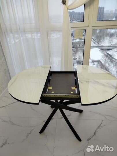 Продам новый стол