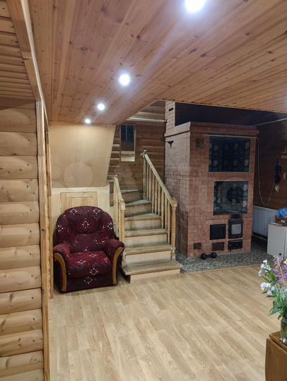 Дом 195 м² на участке 12 сот.