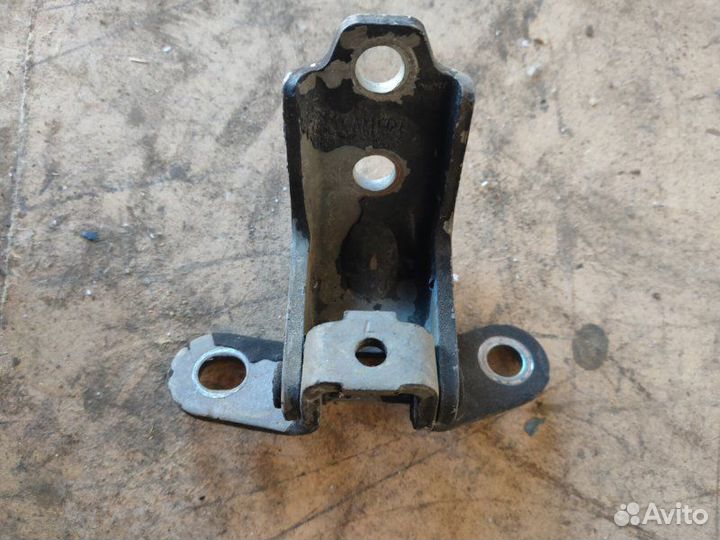 Петля двери верхняя передняя левая Kia Soul 2