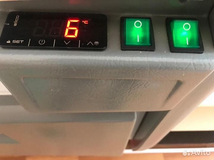 Холодильная витрина бу