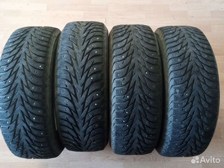 Arctic Trucks AT405 215/60 R16 30Q