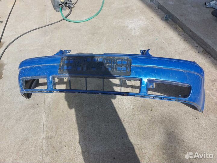 Фольцваген Гольф 4 бампер передний б/у