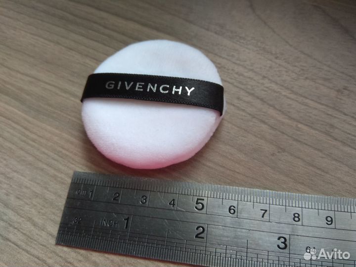 Givenchy новая пуховка для пудры