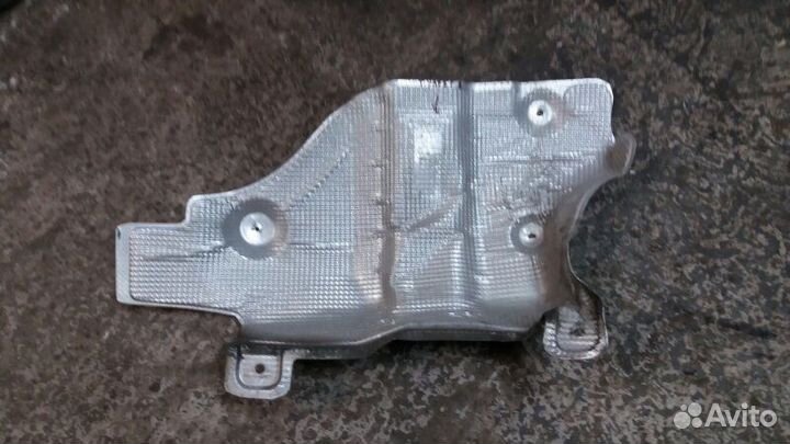 Экран тепловой теплоэкран VW Touareg I L7 02-10г