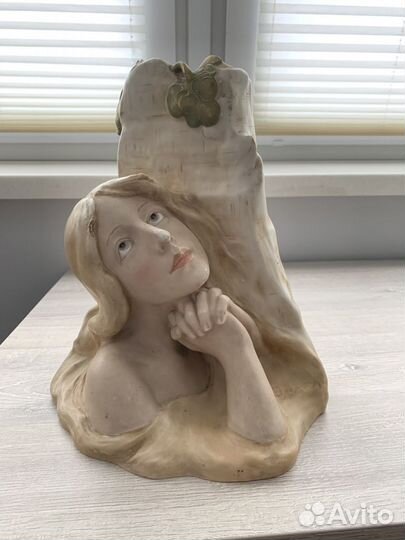 Фарфоровая статуэтка Royal Dux Bohemia