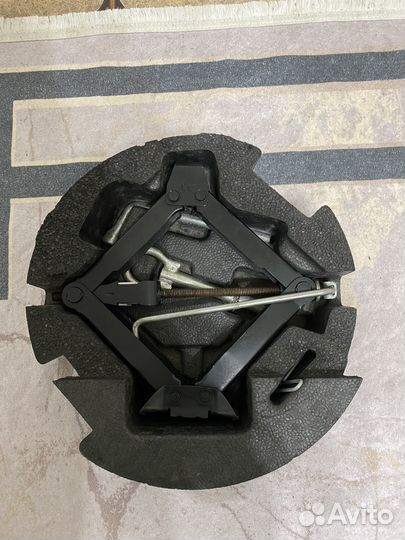 Ключь домкрат Лада Веста Ларгус