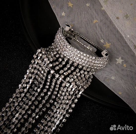 Заколка для волос праздничная