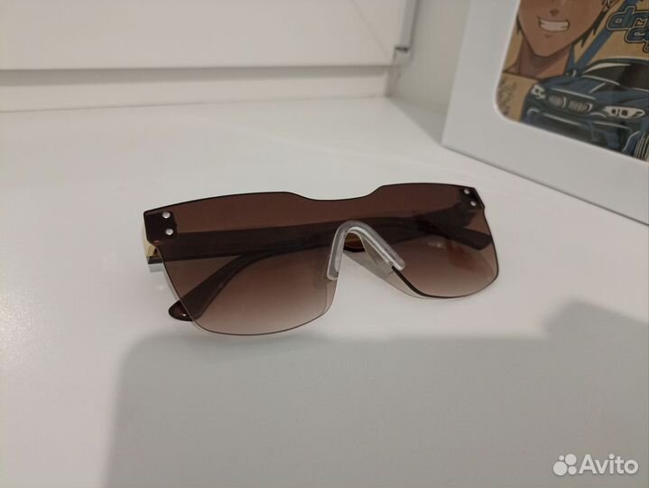 Солнцезащитные очки