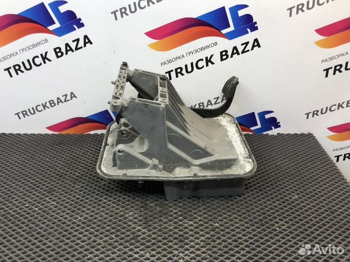 Блок педалей Iveco Stralis